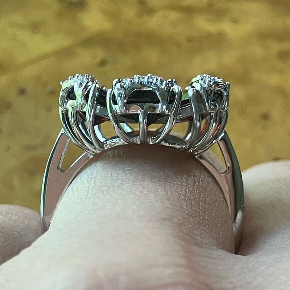 Artistic Natural Red Garnet Sterling Silver Cocktail Ring Size 6 - Picture 2 of 9